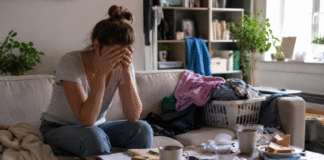 Kto vám doma naozaj kradne energiu? Zabudnite na prach, toto robí s psychikou neporiadok